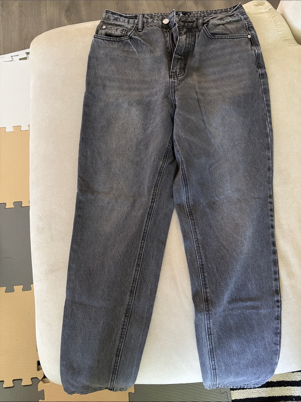 Relaxed High-Rise riot Mom Jeans in Washed Black
